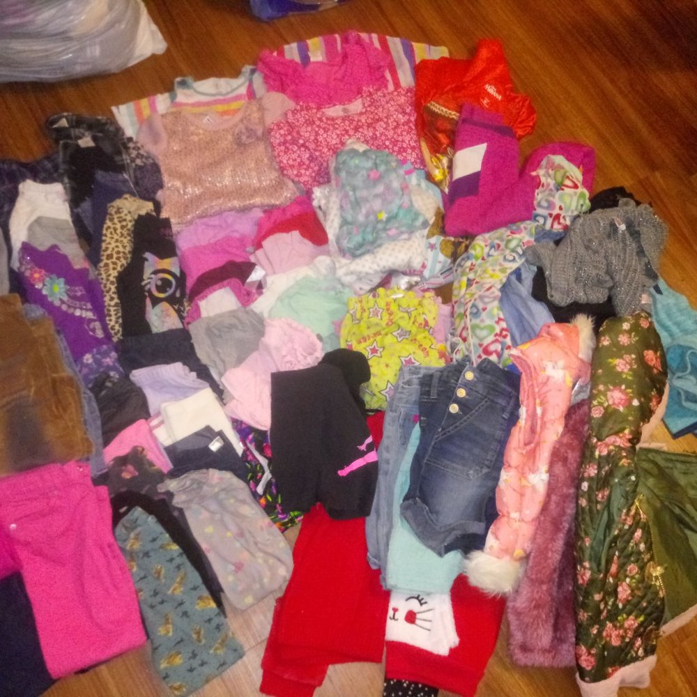 Over 90 Pieces Of Little Girls Clothing